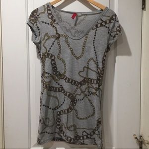H & M Grey Short Sleeve Chain Jewelry Tee T Shirt